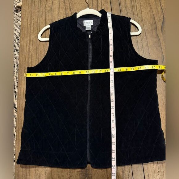 Chico's Travelers Black Quilted Vest size medium - Picture 4 of 4